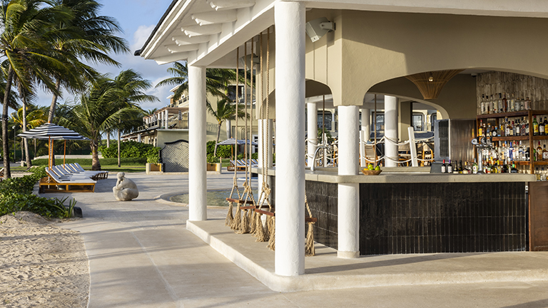 Lola Beach Club