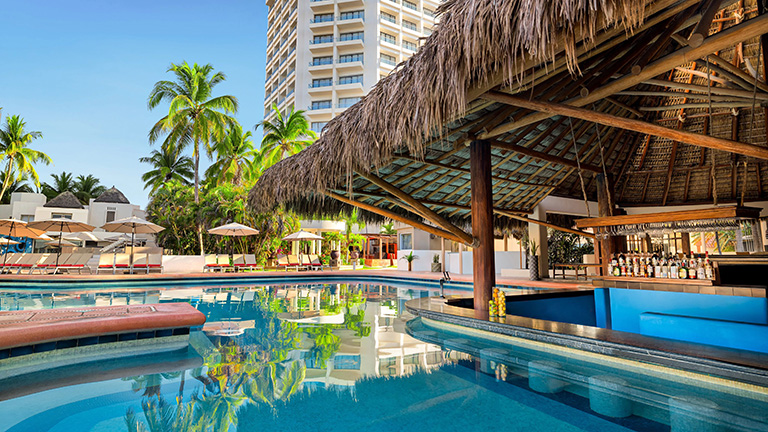 Manatees pool bar