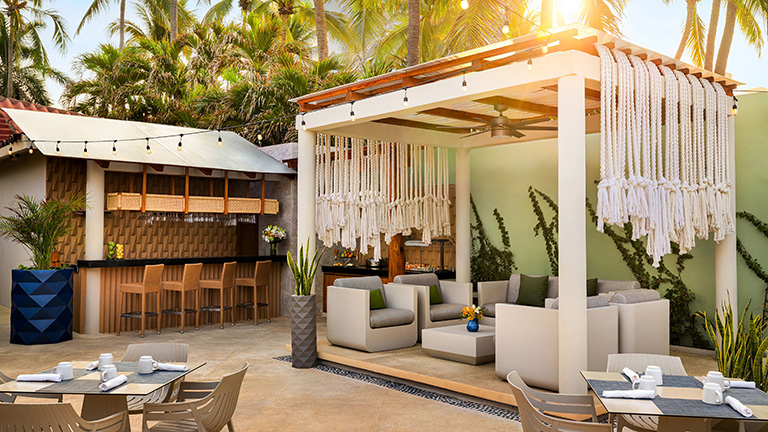 Sun Club Lounge